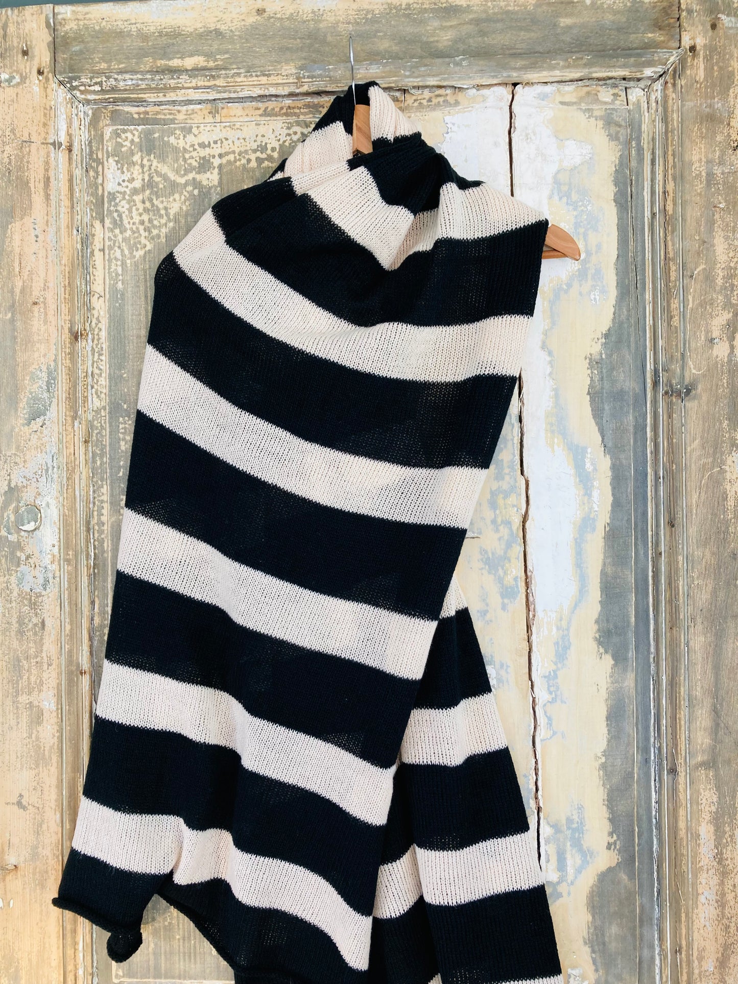 DúbhBán: Extra Long Striped Scarf