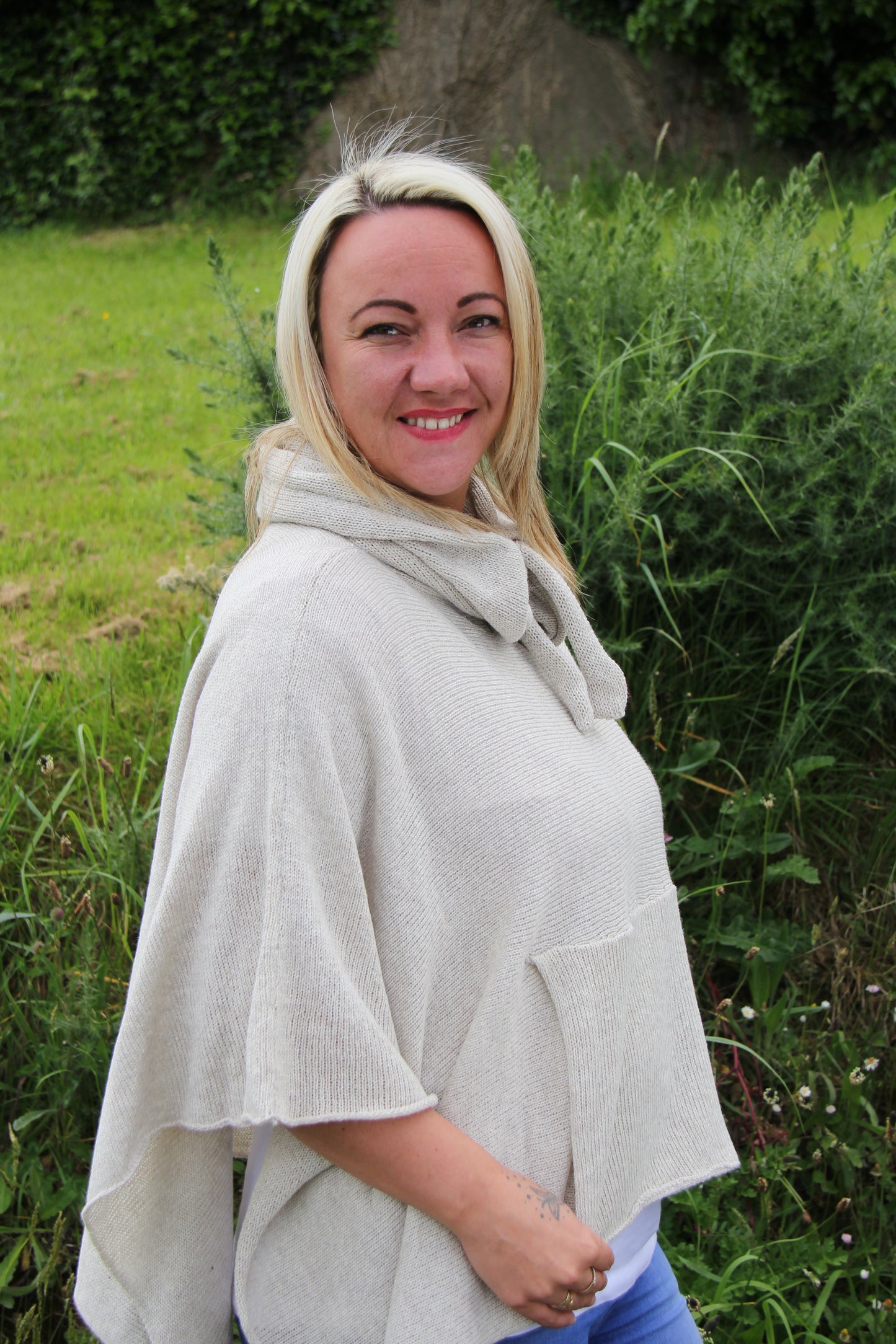 Drawstring Poncho (Volga 50/50 Yarn)