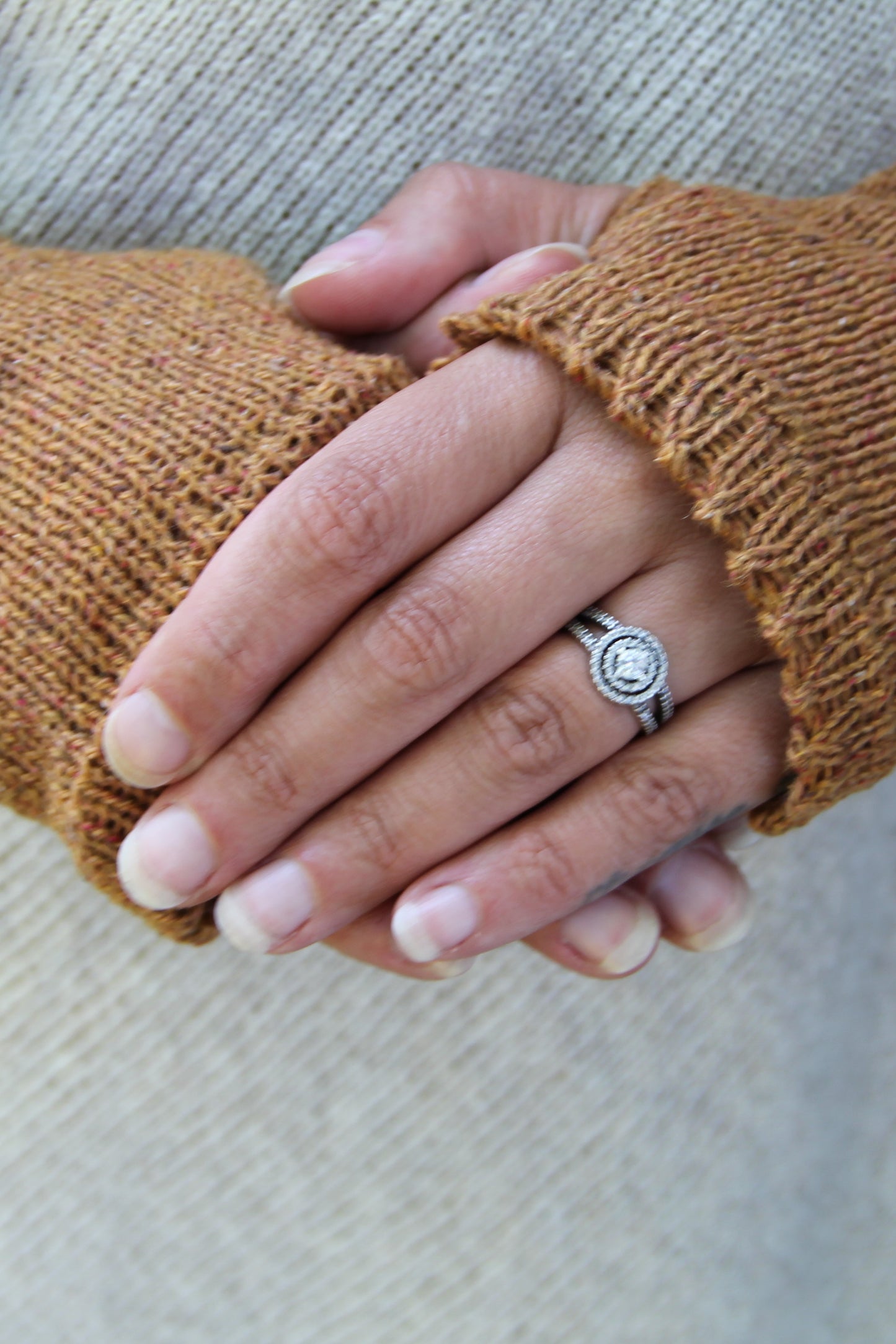 Fingerless Gloves (Tibet Tweed Yarn)
