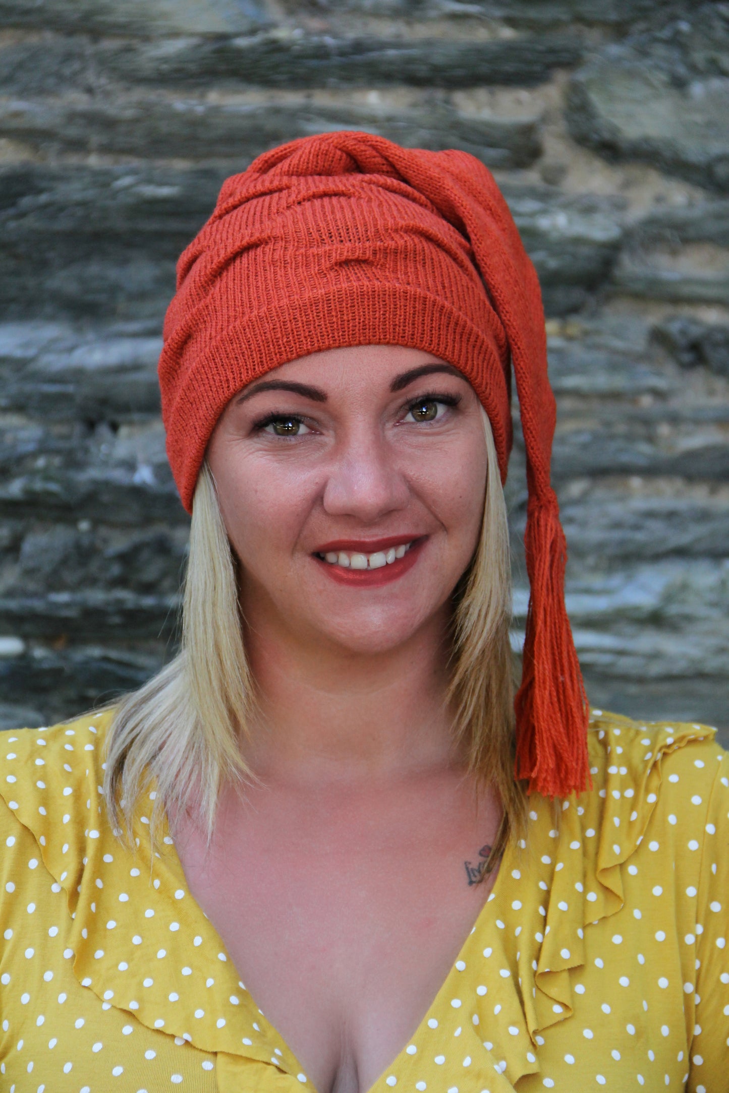Pixie Hat (Volga 50/50 Yarn)