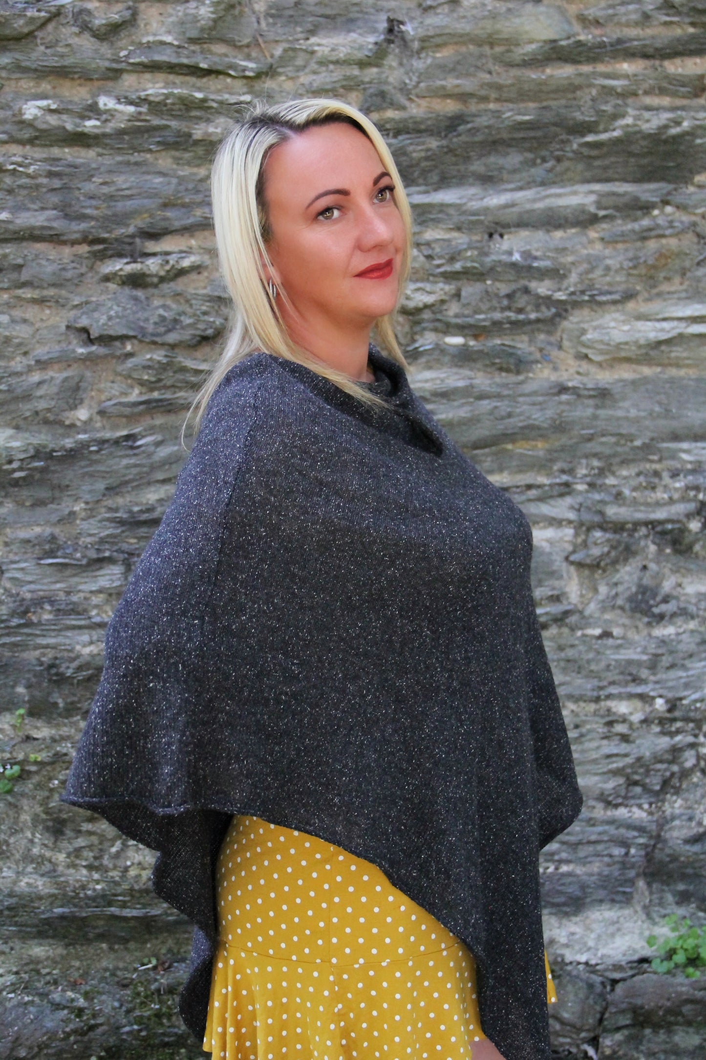 Celtic Poncho (Tibet Tweed Yarn)