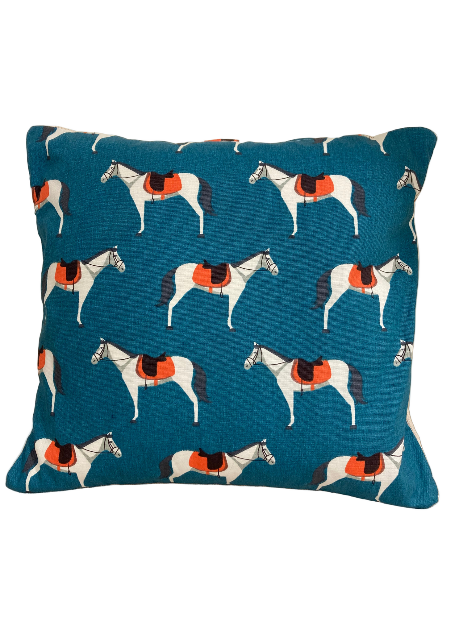 CUSHIONS & THROWS