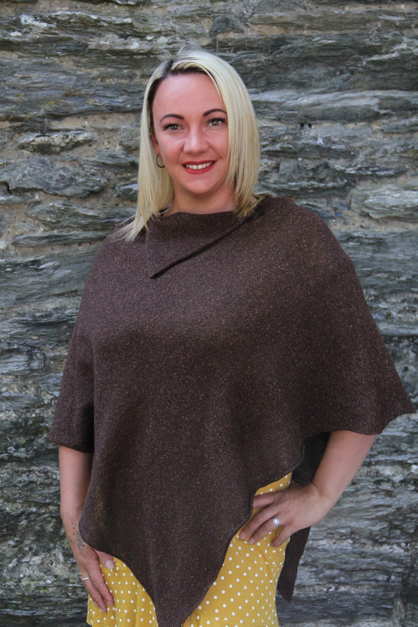 Celtic Poncho (Volga 50/50 Yarn)